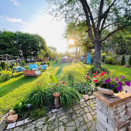 Schaumburg Paradise Oasis With A Secret Garden And Private Pool Eksteriør bilde