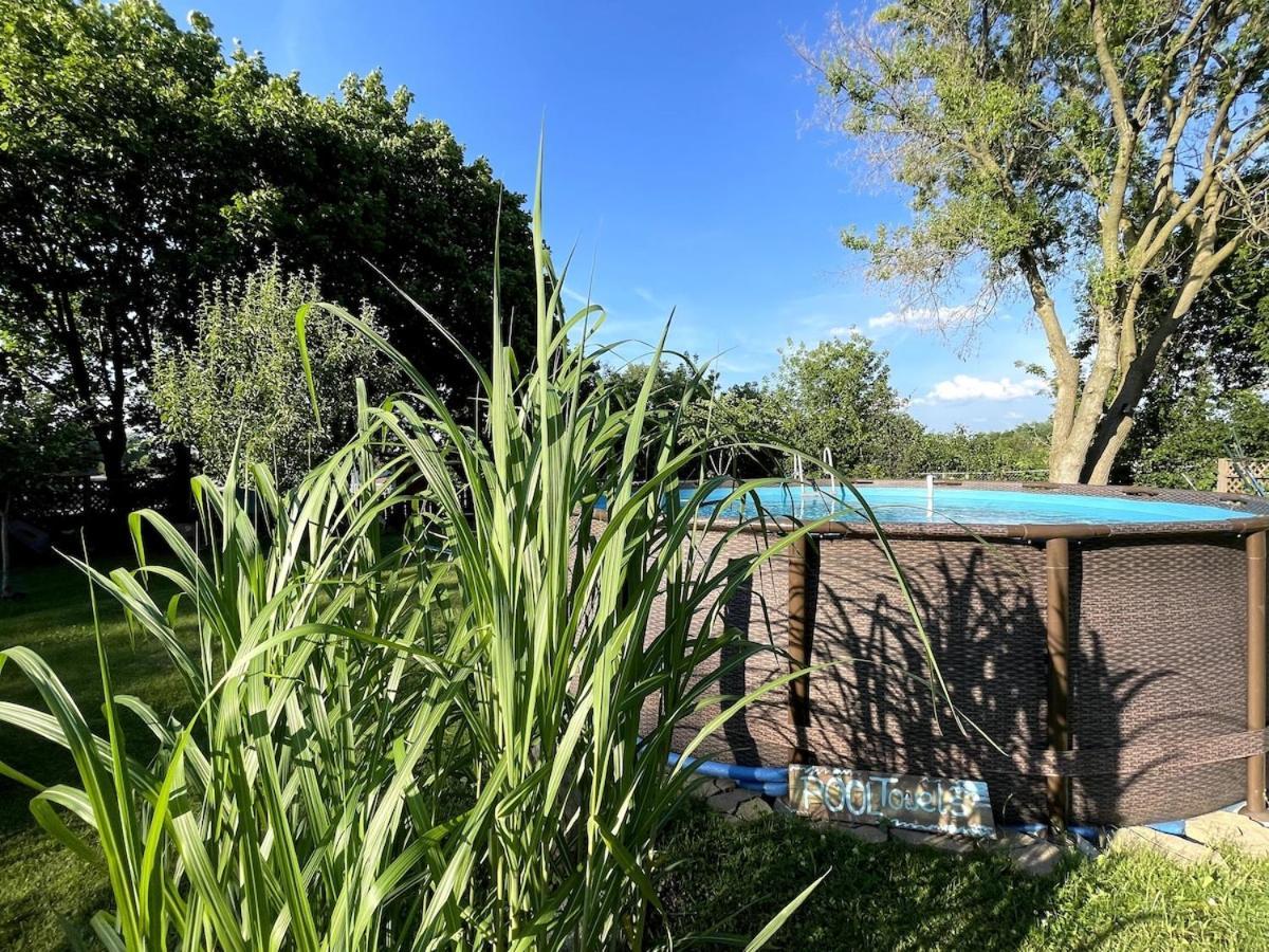 Schaumburg Paradise Oasis With A Secret Garden And Private Pool Eksteriør bilde